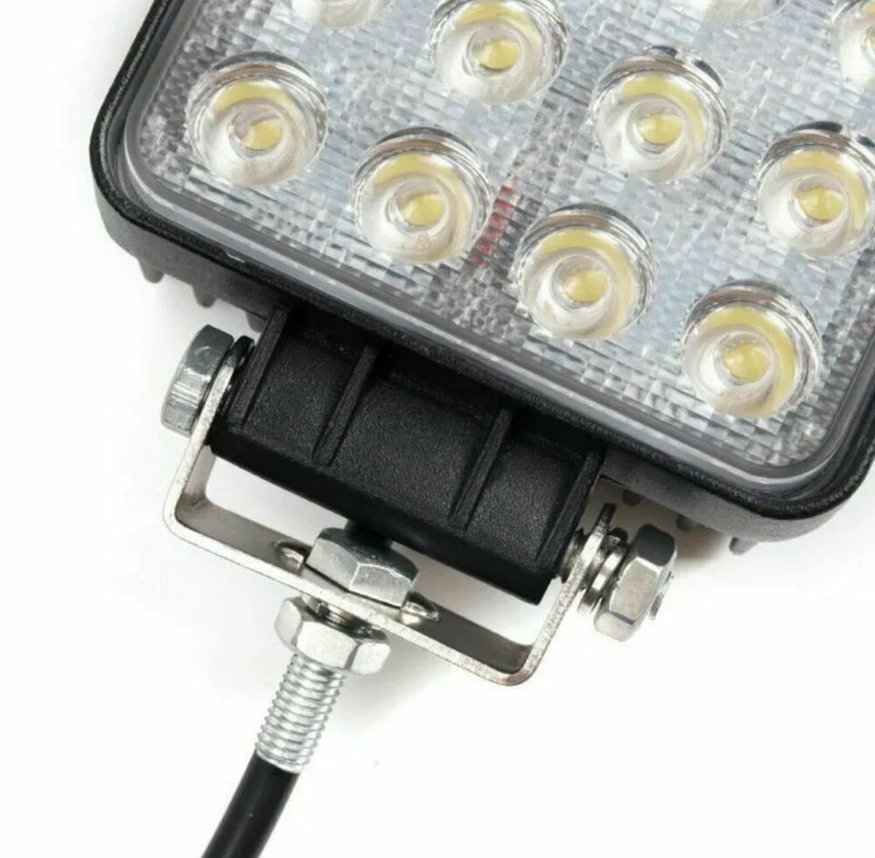 LED Arbeitsscheinwerfer 9x3W 12-24V Offroad Scheinwerfer KFZ LKW SUV  Anhänger