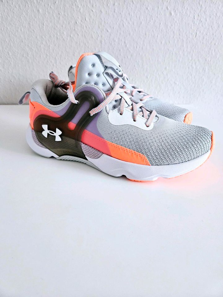 UNDER ARMOUR   Damen  HOVR APEX 3 TRAINING SNEAKERS  40 in Weeze