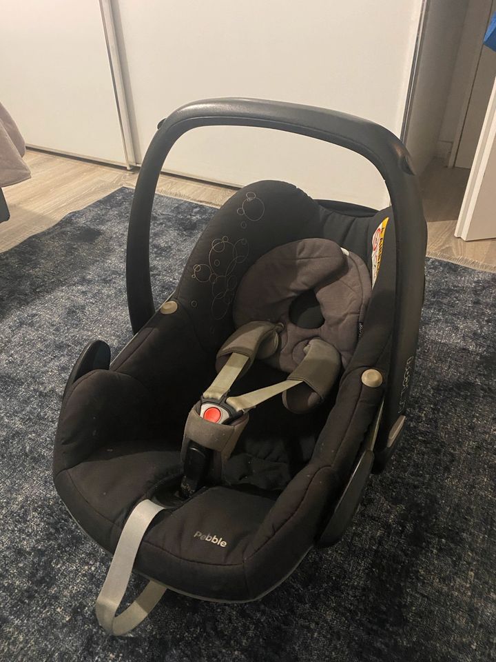 Maxi Cosi Babyschale in Troisdorf