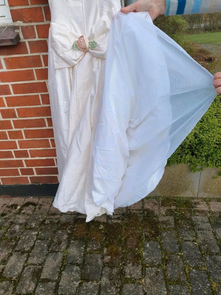 Wildseiden Brautkleid Gr  38 mit Puffärmel elegant schlicht in Garstedt