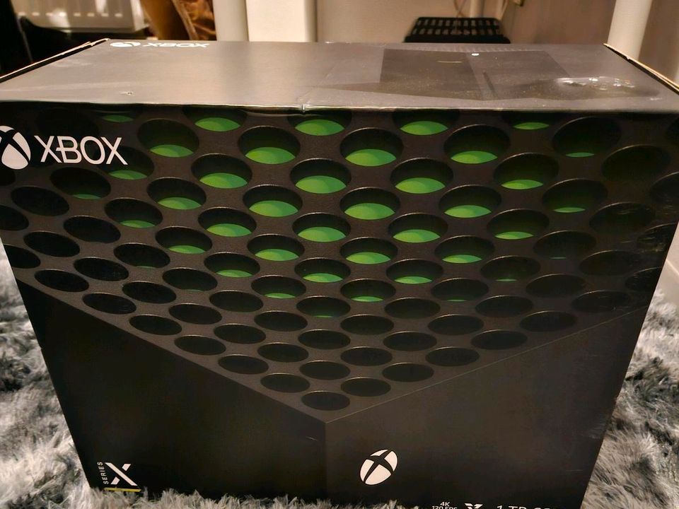 XBOX SERIES X OVP + SPIELE in Berlin