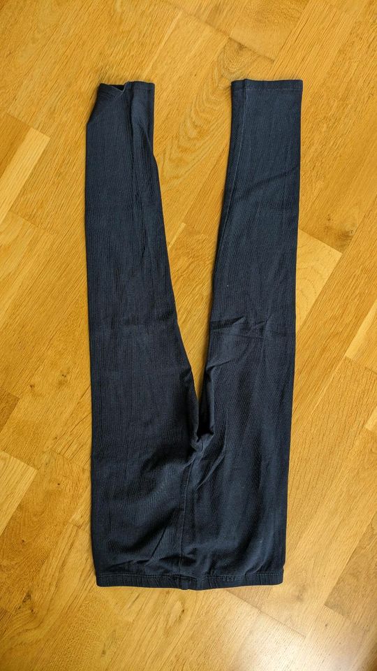 Set Leggins H&M 3 x lang, 1 x 3/4, Gr. 122 in Wiesbaden