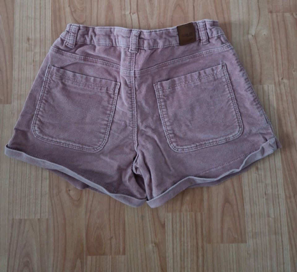 Mädchen Hose Shorts 140 zara in Berlin