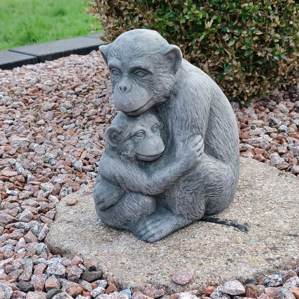 Steinfigur Schimpanse Affe Garten Dekoration in Korschenbroich