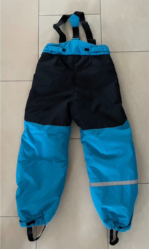 H&M Jungen Schneehose Skilatzhose Latzhose Gr. 122 türkis in Ascheberg