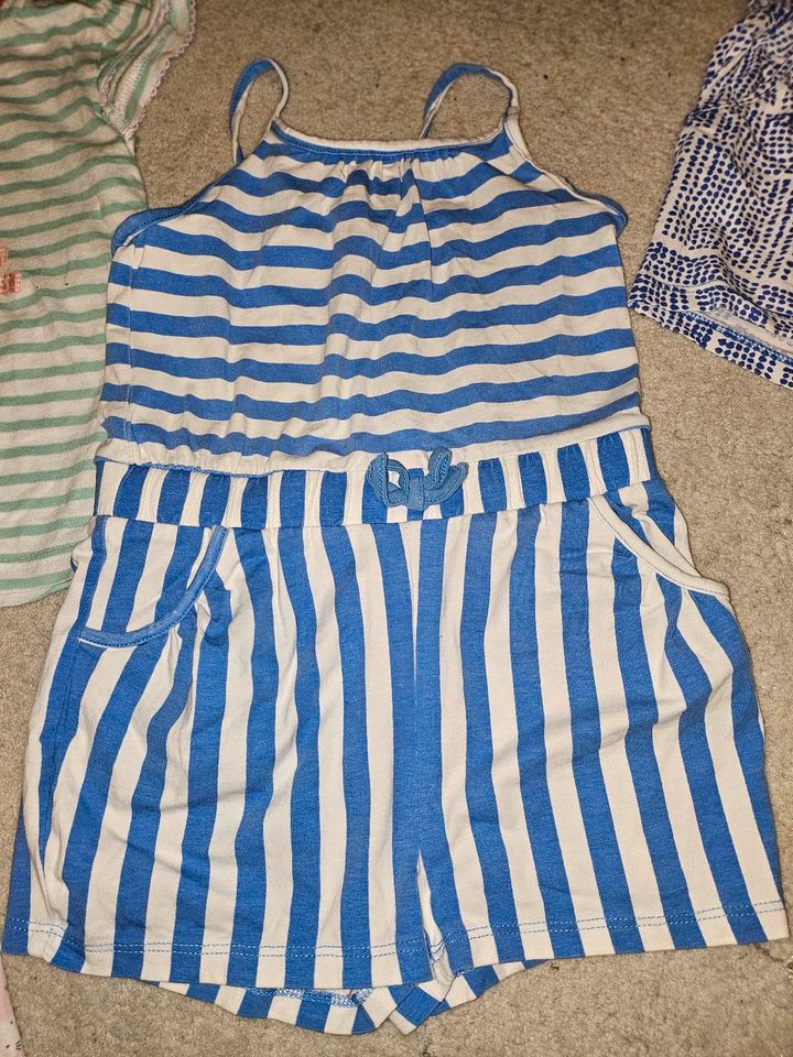 Kinder Mädchen Kleidung Jumpsuit Shorts Pijama Gr.98/104 7 Teile in Dortmund