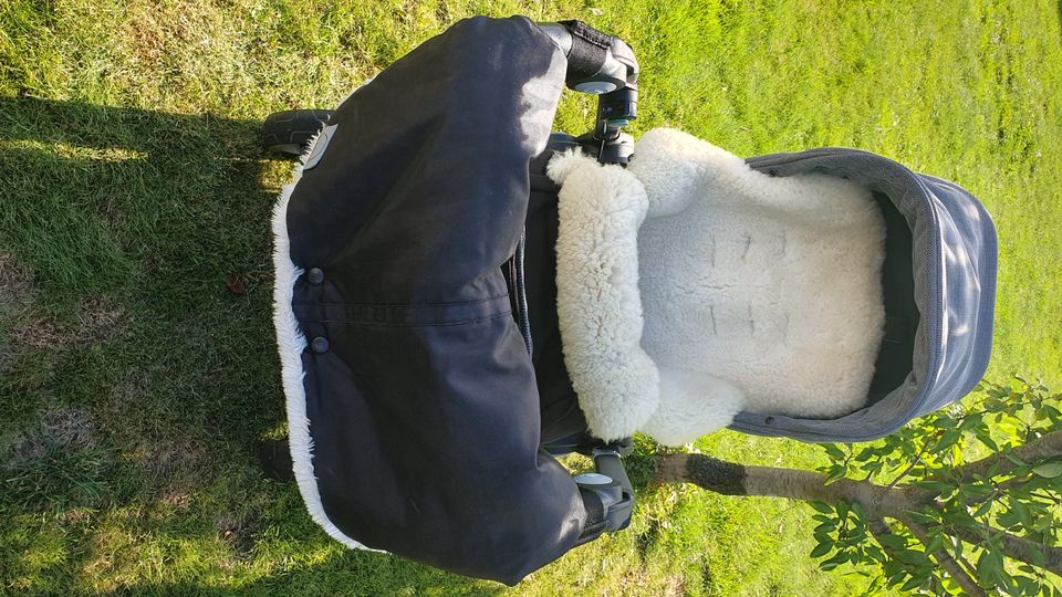 Kinderwagen Teutonia BeYou Elite inkl. Lammfell-Fußsack in Lahr (Schwarzwald)