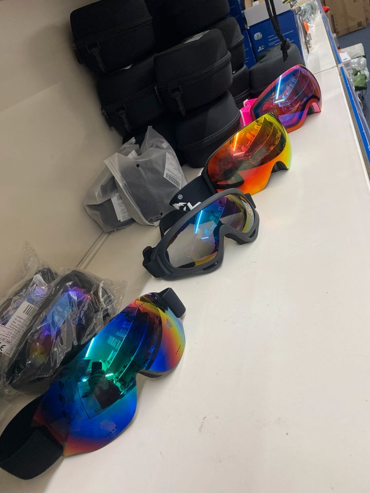 Skibrille Snowboardbrille Schneebrille für Damen und Herren NEU in Berlin