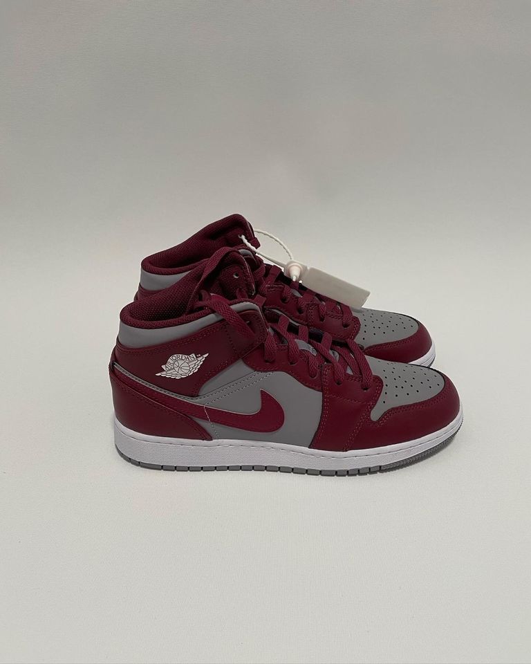 Jordan 1 Mid Cherrywood Red Gs 40 Neu in Tübingen