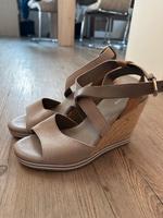 Keilabsatz Sommerschuhe Größe 38 Hessen - Biedenkopf Vorschau