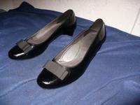 ARA Lackleder Pumps schwarz Gr.39,5 ARA Pumps Lackleder black 6,5 Hessen - Schotten Vorschau