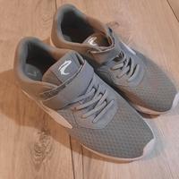 Sneaker Turnschuhe Größe 40 Sachsen - Torgau Vorschau