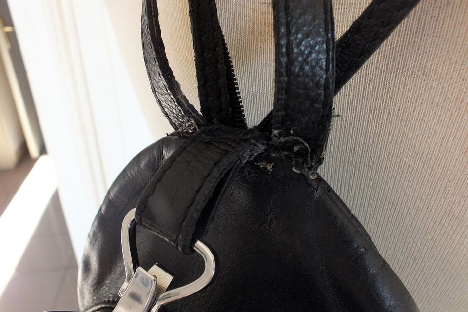 Kleiner Echtleder Rucksack Handtasche Made in Italy  schwarz in Hiddenhausen