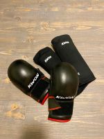 Boxhandschuhe und Armschützer für Selbstverteidigungstraining Hessen - Idstein Vorschau