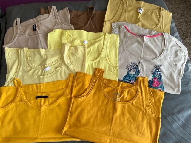 8 Damen Shirts Gr. S/M gelb I beige I braun in Straßberg