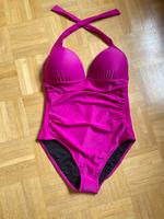 Schöner farbiger Neckholder-Badeanzug in Gr.42C Nordrhein-Westfalen - Hagen Vorschau