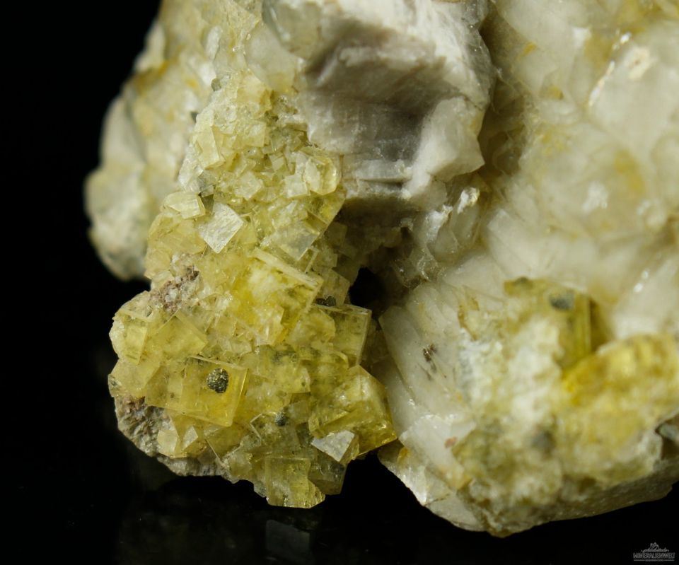 Mineralien Baryt mit Fluorit Pöhla Erzgebirge Mineraliensammlung in Sehmatal-Cranzahl