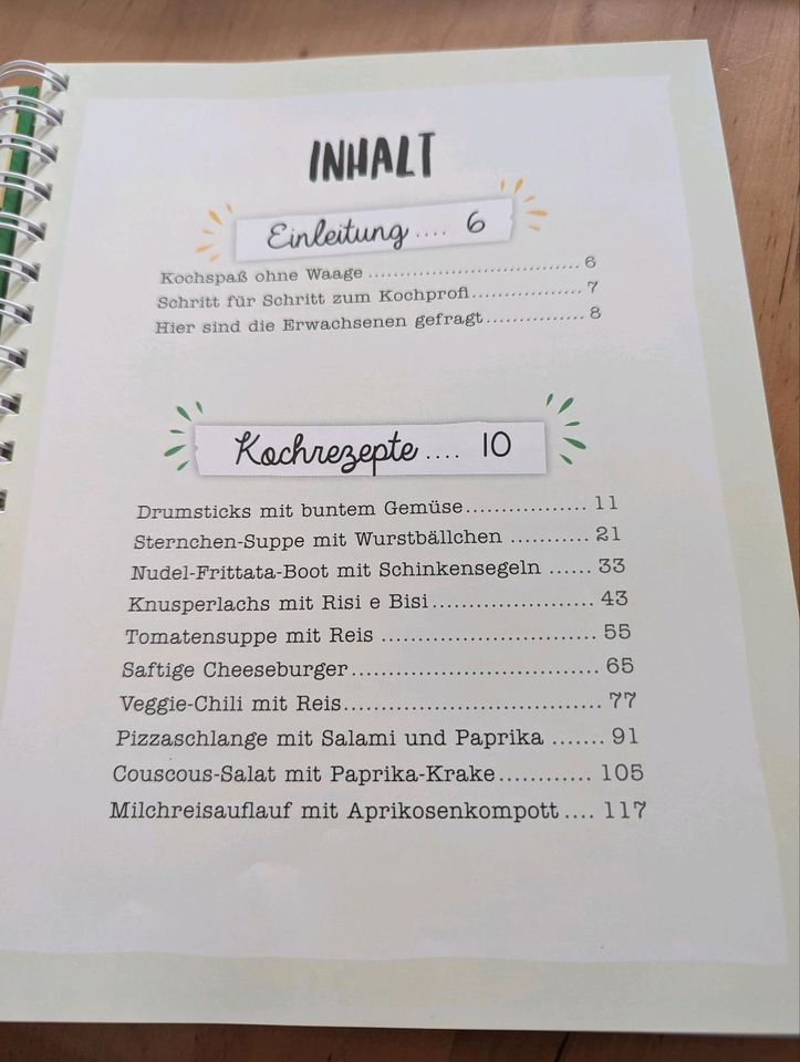 Kinder Kochbuch mit 5 Messbecher !nur Abholung! in Erndtebrück