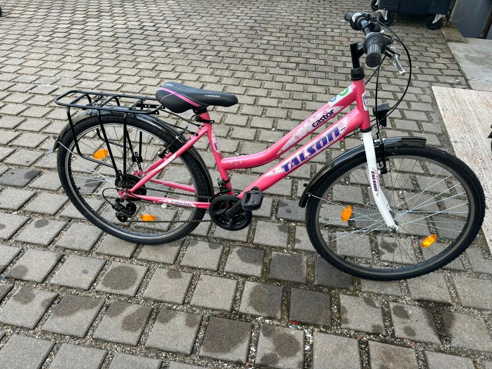 Mädchen Fahrrad in Günzburg