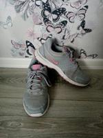 Nike Schuhe gr 38,5 Hessen - Bürstadt Vorschau
