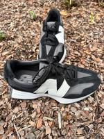 New Balance 327 sneaker schwarz weiß Nordrhein-Westfalen - Lübbecke  Vorschau