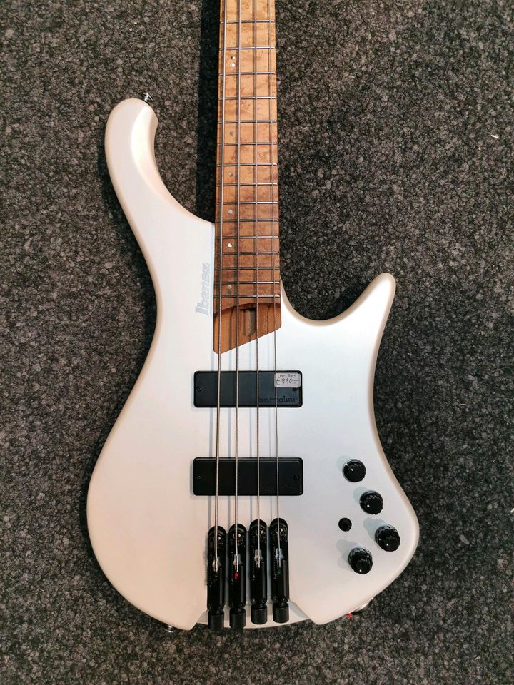 Ibanez EHB-1000 E-Bass in Hannover