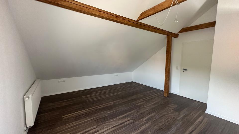DG Wohnung, 3 Zimmer, mit Traum Dachterrasse, frisch renoviert in Oberndorf am Lech
