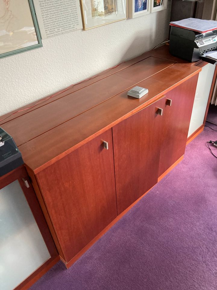 TV -Schrank / Sideboard mit Motorverstellung in Krefeld