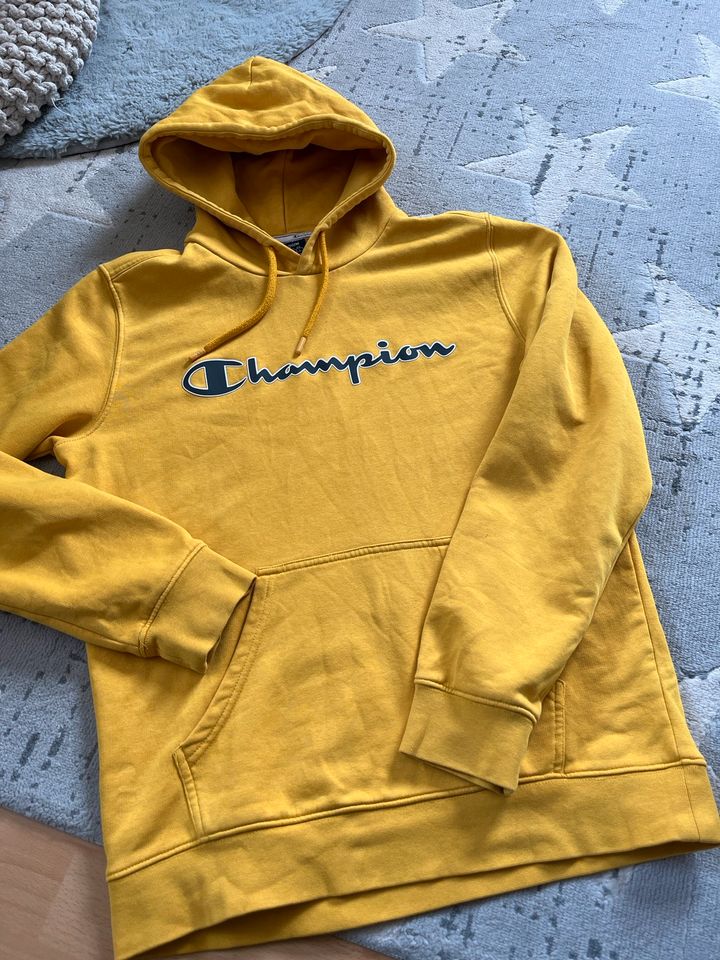 Champion Hoody Pullover Größe M in Leipzig