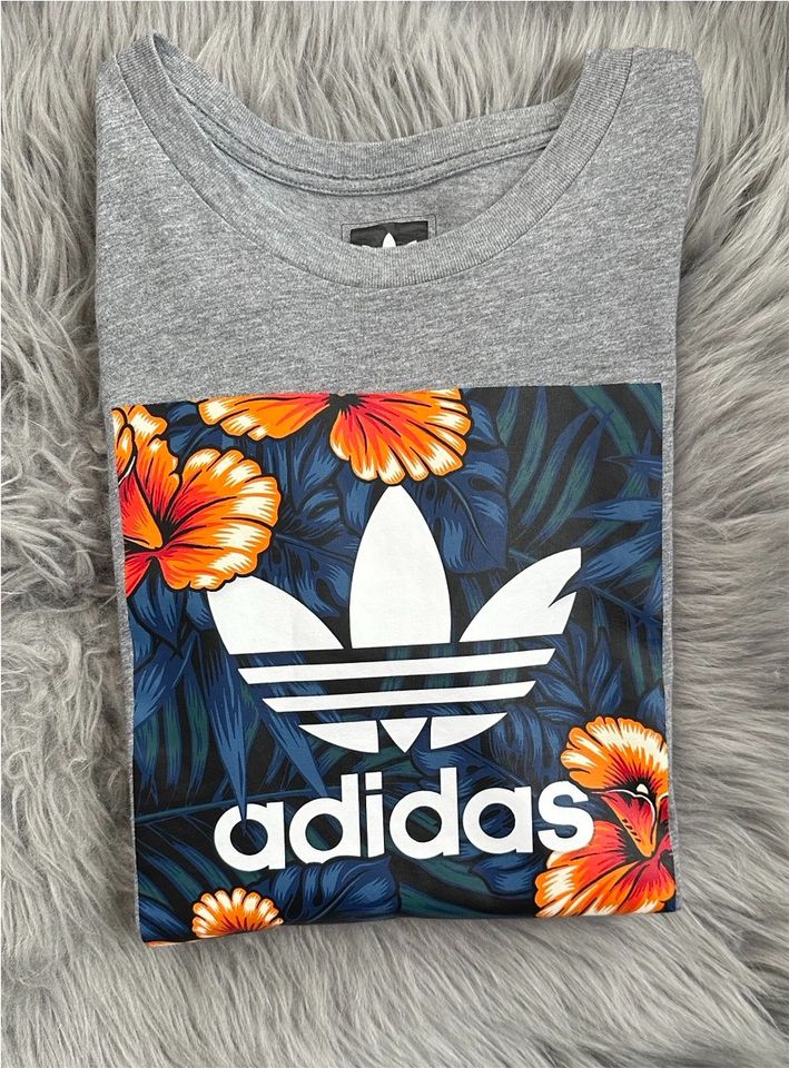 Adidas Shirt Gr. M grau vintage in Bochum