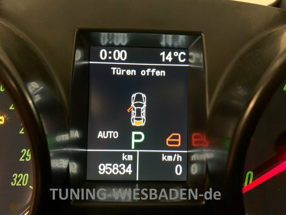 REPARATUR PIXELFEHLER TACHO MASERATI QUATTROPORTE NEUES DISPLAY in Wiesbaden