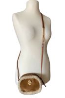 UGG Australia * Crossbodybag * Lammfell * chestnut Wuppertal - Cronenberg Vorschau