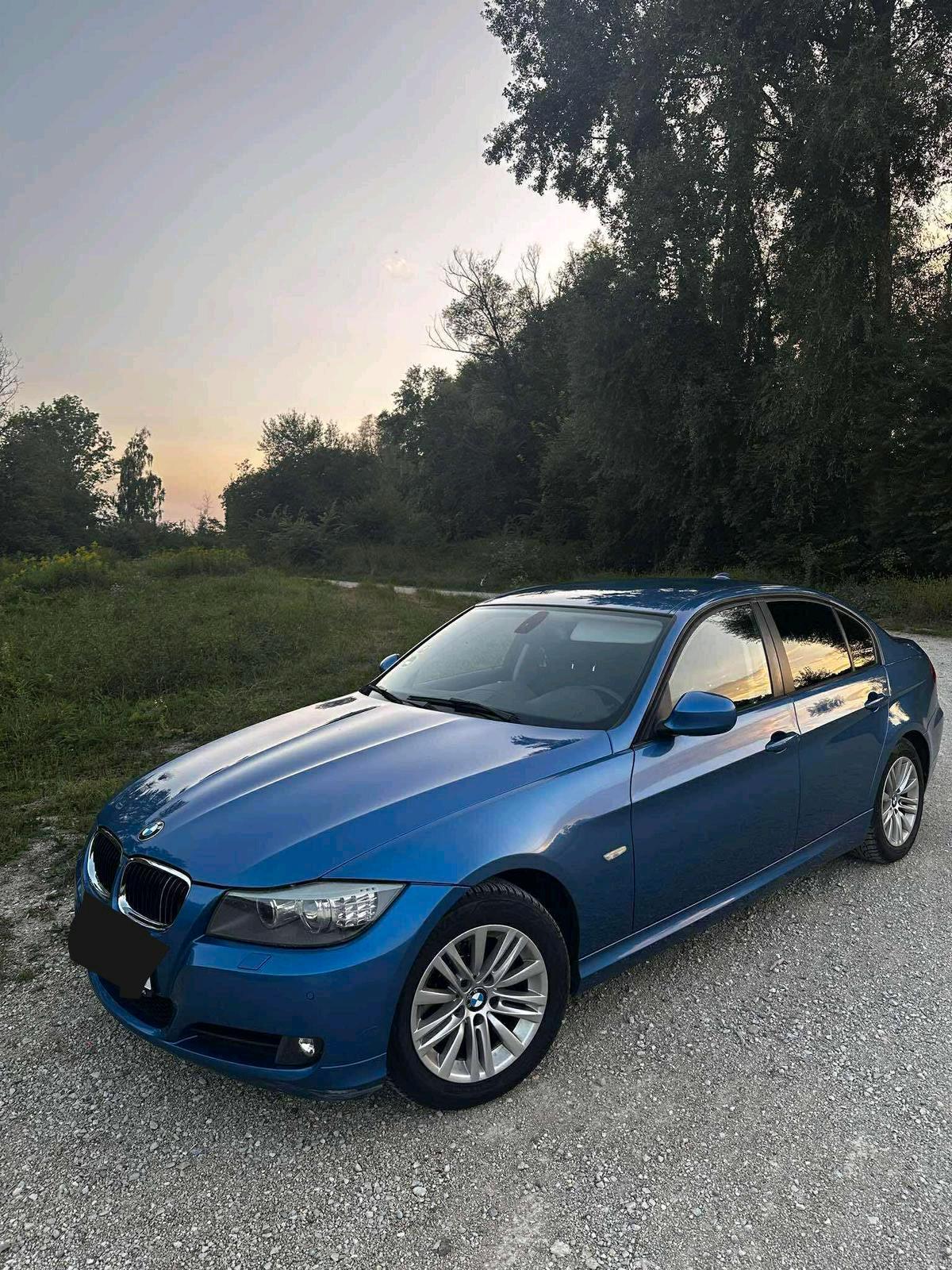 Abbildung des Autos BMW 318i (143)PS
