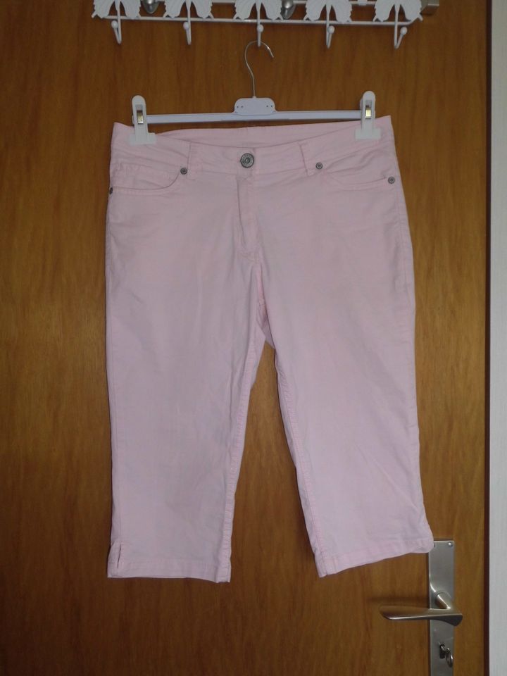 Rosafarbene kurze Hose, Capri- Hose, Shorts in Gr. 40 in Schwülper