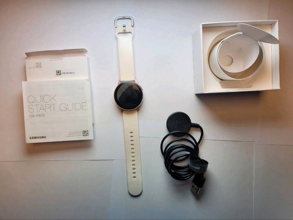 Smartwatch Samsung Galaxy Watch Active 2 Lily Gold in Berlin