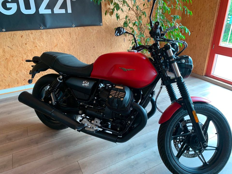 Moto Guzzi V7 850 Stone rot rosso sofort Verfügbar in Dorsten