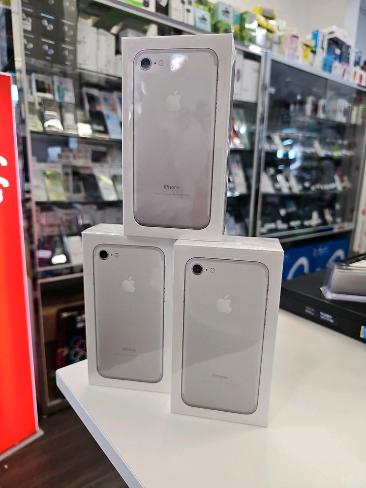 IPhone 7 32GB in White Neu Ungeöffnet IN ANGEBOT FÜR 149€ in Frankfurt am Main