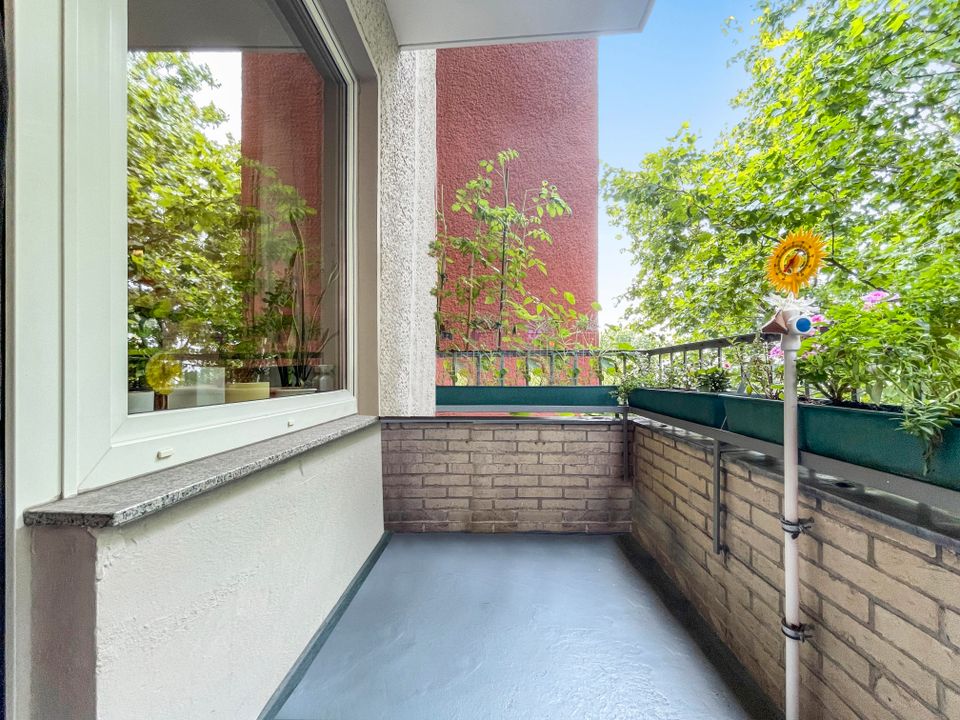 * Attraktive und vermietete 2,5 Zimmer Wohnung im Herzen von Berlin - Charlottenburg / Tiergarten * in Berlin