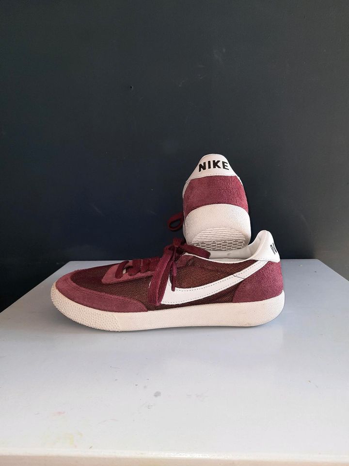 NIKE Sneaker, bordeaux, Gr. 39, ungetragen in Hamburg