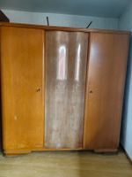 Mid Century Massiver Kleiderschrank Vintage Schrank 50er Rheinland-Pfalz - Ober-Hilbersheim Vorschau