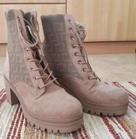 Neuwertige La Strada Schnürstiefeletten/Boots puderrosa Bayern - Hof (Saale) Vorschau