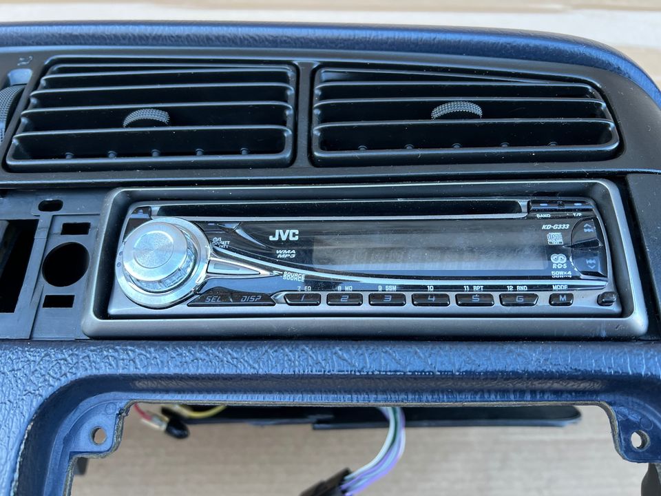 VW Golf3 VR6 Armaturenbrett ( Blau ) Schalttafel Top Zustand in Otzberg