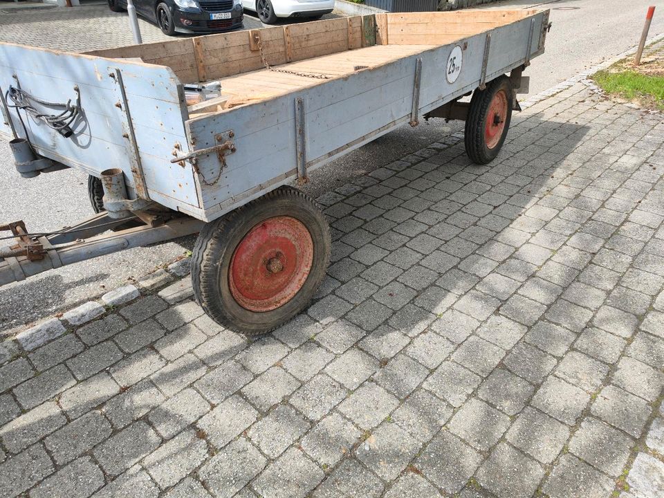 Oldtimer -  Landwirtschaftlicher Anhänger in Mallersdorf-Pfaffenberg