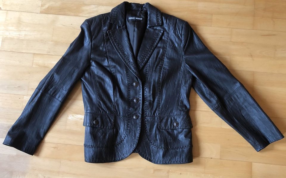 Damen Lederjacke bzw. Lederblazer Echtleder dunkelbraun Gr. 40/42 in Ladbergen