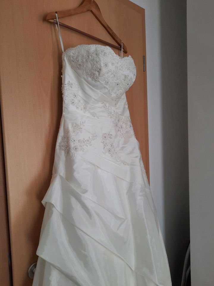 Wunderschönes Brautkleid Hochzeitskleid in Nürnberg (Mittelfr)