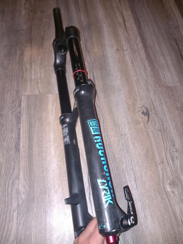 Rockshox lyrik 27.5" rct3 180mm Enduro federGabel (no fox 36 38) in Bernsbach 