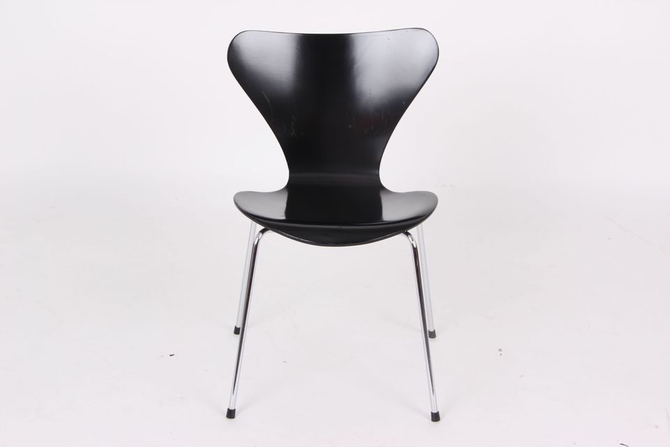 Arne Jacobsen 3107, 4 Stühle – schwarz Fritz Hansen in Harrislee