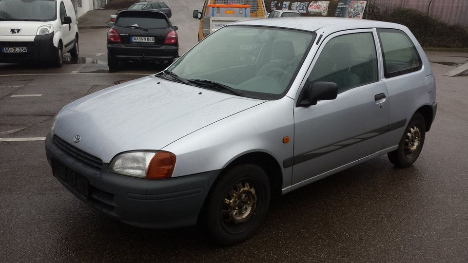 Schlachtfest Toyota Starlet P7 P8 P9 Ersatzteile Motor Getriebe in Gotha