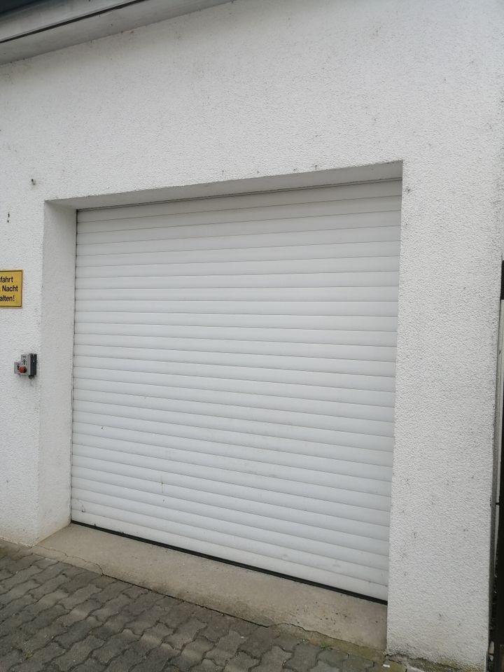 Eine Garage mit Lift für 2 AUTOS in Hainburg