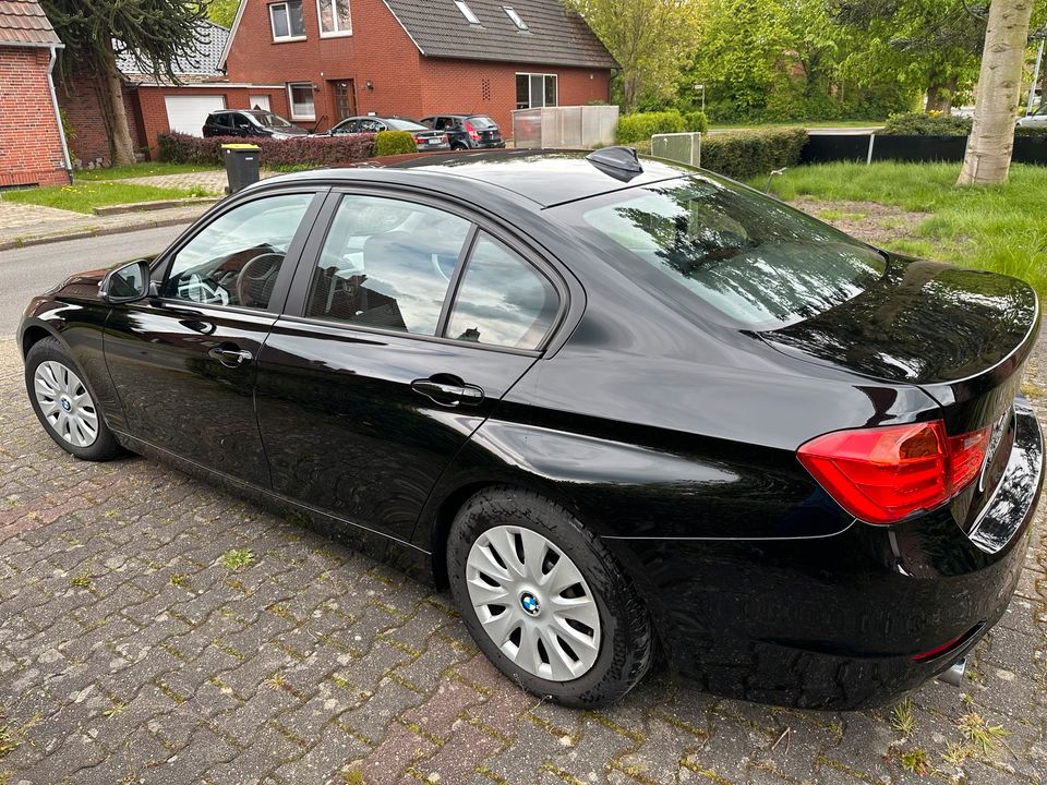 BMW F 30 318 d in Papenburg